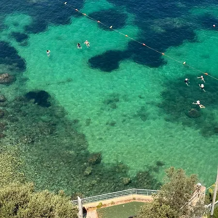 Appartement Luxurious Brand New Seafront, Wake Up Onto The Sea