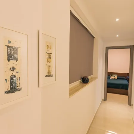 아파트 Luxurious Brand New Seafront, Wake Up Onto The Sea