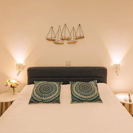 아파트 Luxurious Brand New Seafront, Wake Up Onto The Sea *