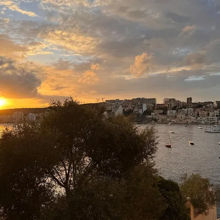 Appartement Luxurious Brand New Seafront, Wake Up Onto The Sea *