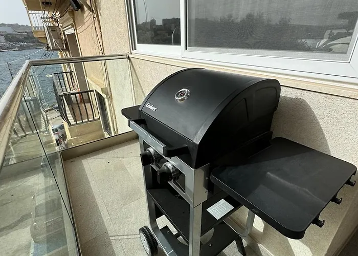 Luxurious Brand New Seafront, Wake Up Onto The Sea * St. Paul's Bay