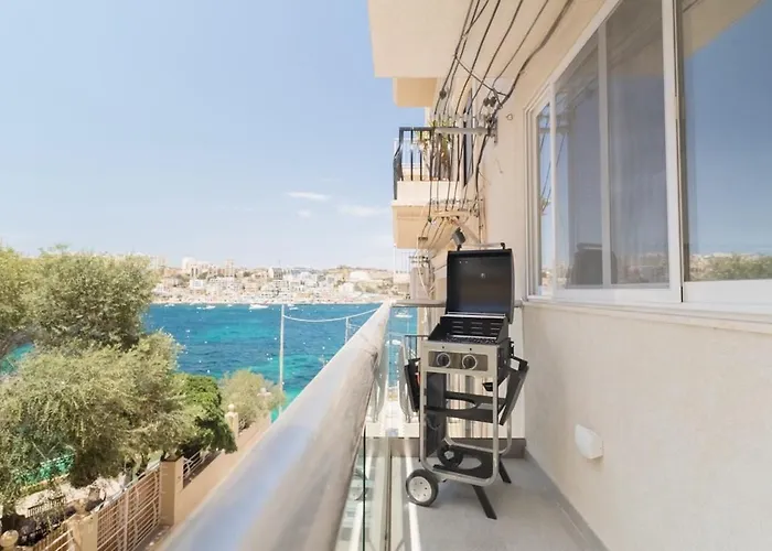 Luxurious Brand New Seafront, Wake Up Onto The Sea