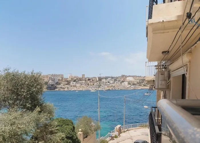 Luxurious Brand New Seafront, Wake Up Onto The Sea Appartement *