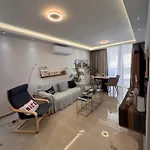 Luxurious Brand New Seafront, Wake Up Onto The Sea アパート *