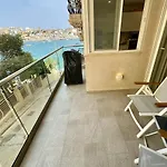アパート Luxurious Brand New Seafront, Wake Up Onto The Sea