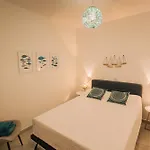 アパート Luxurious Brand New Seafront, Wake Up Onto The Sea *