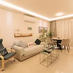 アパート Luxurious Brand New Seafront, Wake Up Onto The Sea