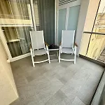 アパート Luxurious Brand New Seafront, Wake Up Onto The Sea