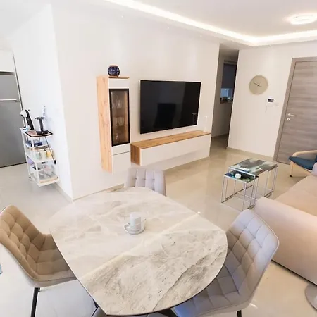 Luxurious Brand New Seafront, Wake Up Onto The Sea Appartement San Pawl il-Baħar