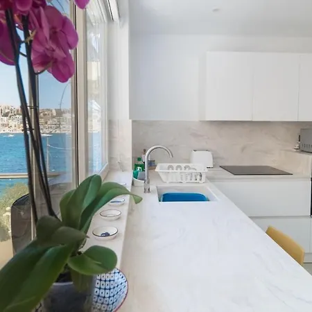 Luxurious Brand New Seafront, Wake Up Onto The Sea San Pawl il-Baħar