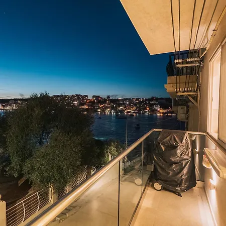 Luxurious Brand New Seafront, Wake Up Onto The Sea *