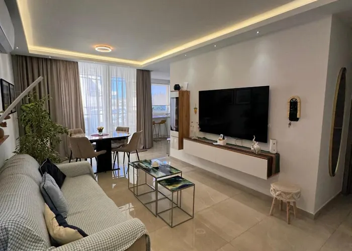 Apartament Luxurious Brand New Seafront, Wake Up Onto The Sea *