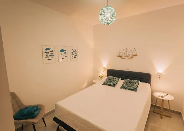 Apartament Luxurious Brand New Seafront, Wake Up Onto The Sea *