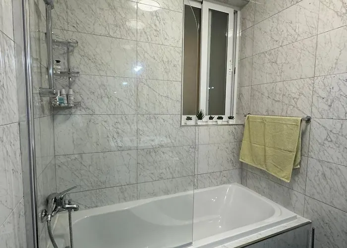 Apartament Luxurious Brand New Seafront, Wake Up Onto The Sea *