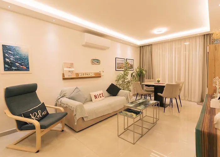 Apartament Luxurious Brand New Seafront, Wake Up Onto The Sea