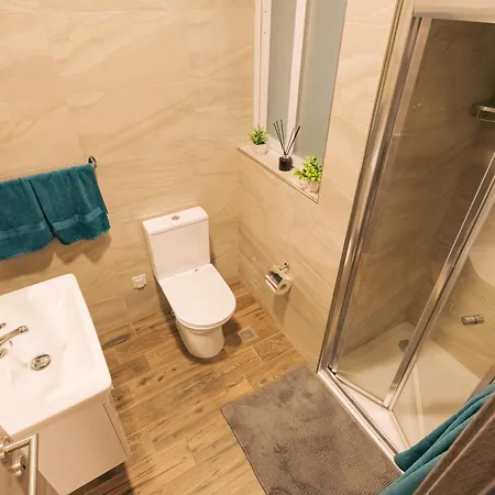 Appartement Luxurious Brand New Seafront, Wake Up Onto The Sea St. Paul's Bay